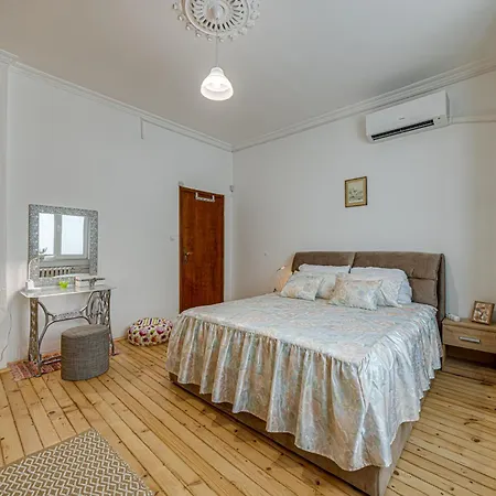 Serdika And Cozy 2 Bedroom