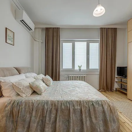 Serdika And Cozy 2 Bedroom شقة